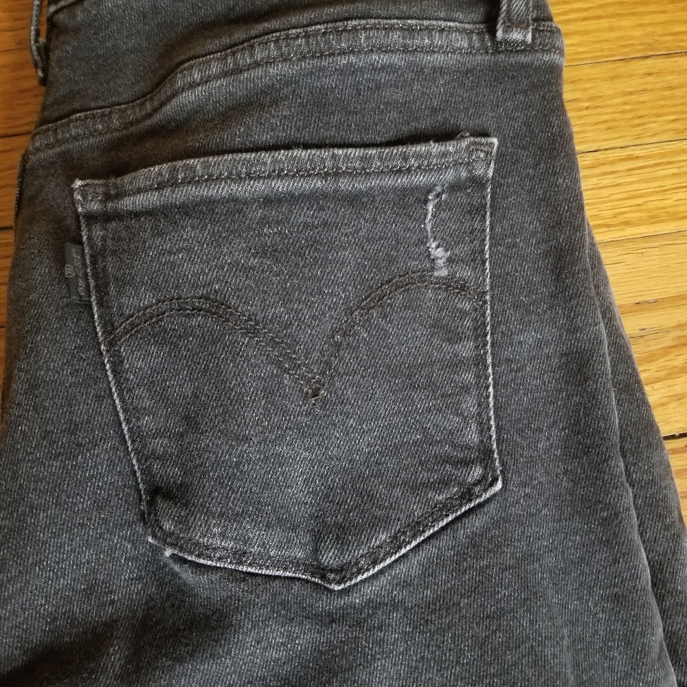 Levi's Women's Skinny Jeans - Dark Gray